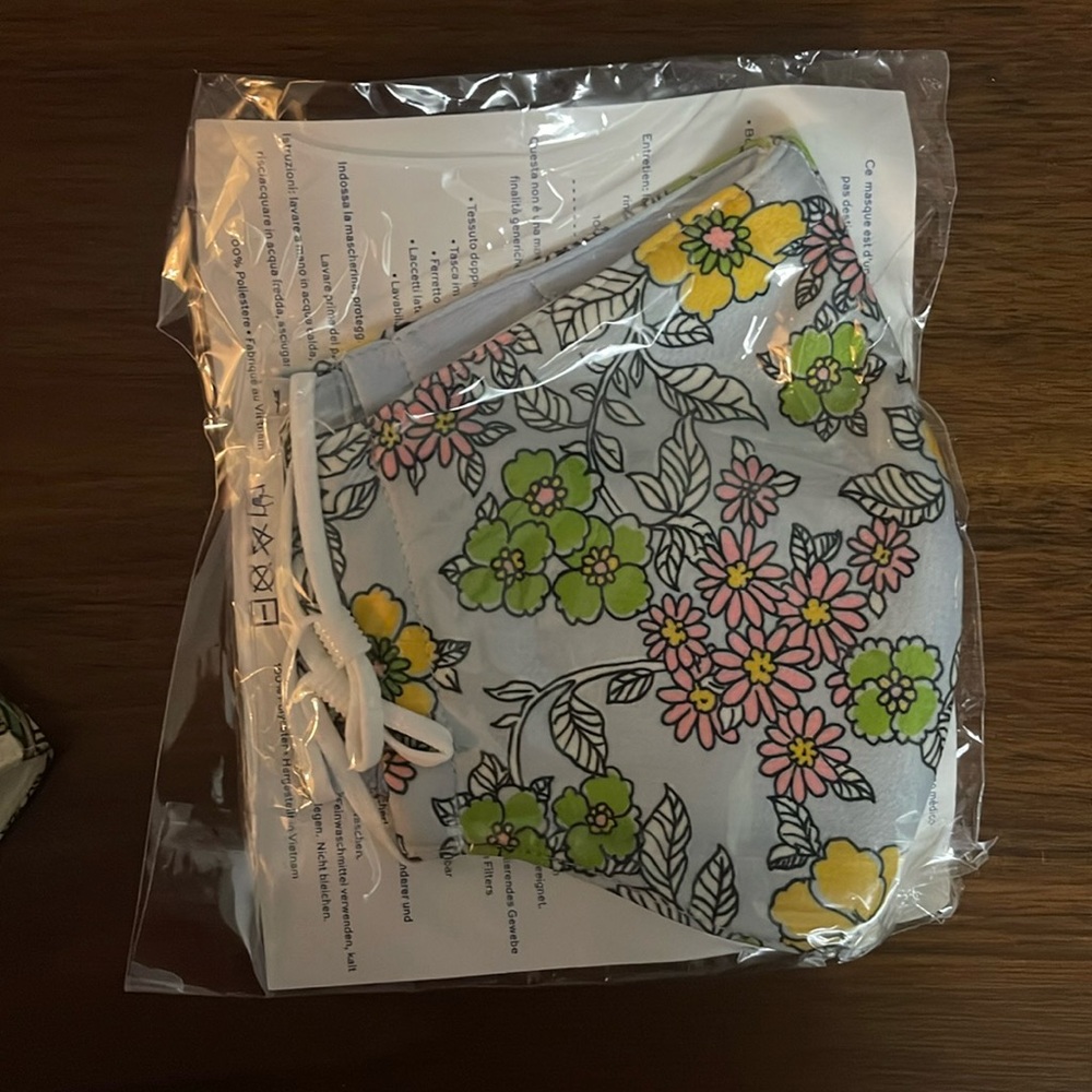 NWT Tory Burch Face Mask